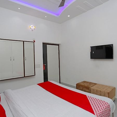 אגרה Hotel Rest Palace מראה חיצוני תמונה