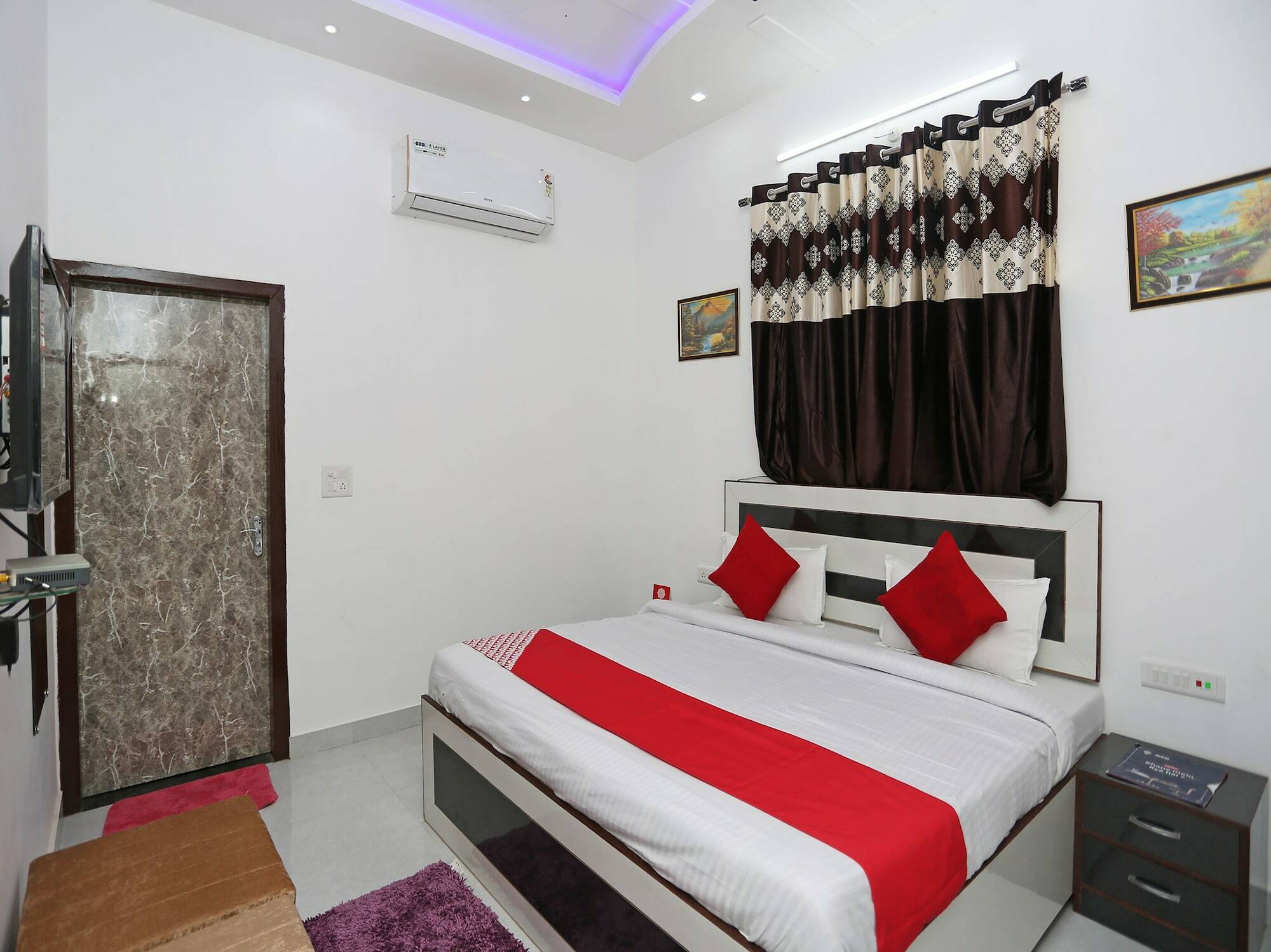אגרה Hotel Rest Palace מראה חיצוני תמונה