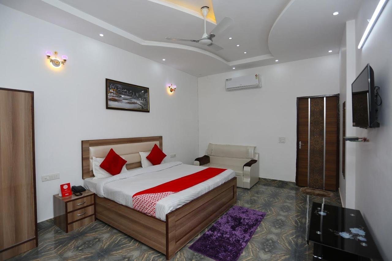 אגרה Hotel Rest Palace מראה חיצוני תמונה
