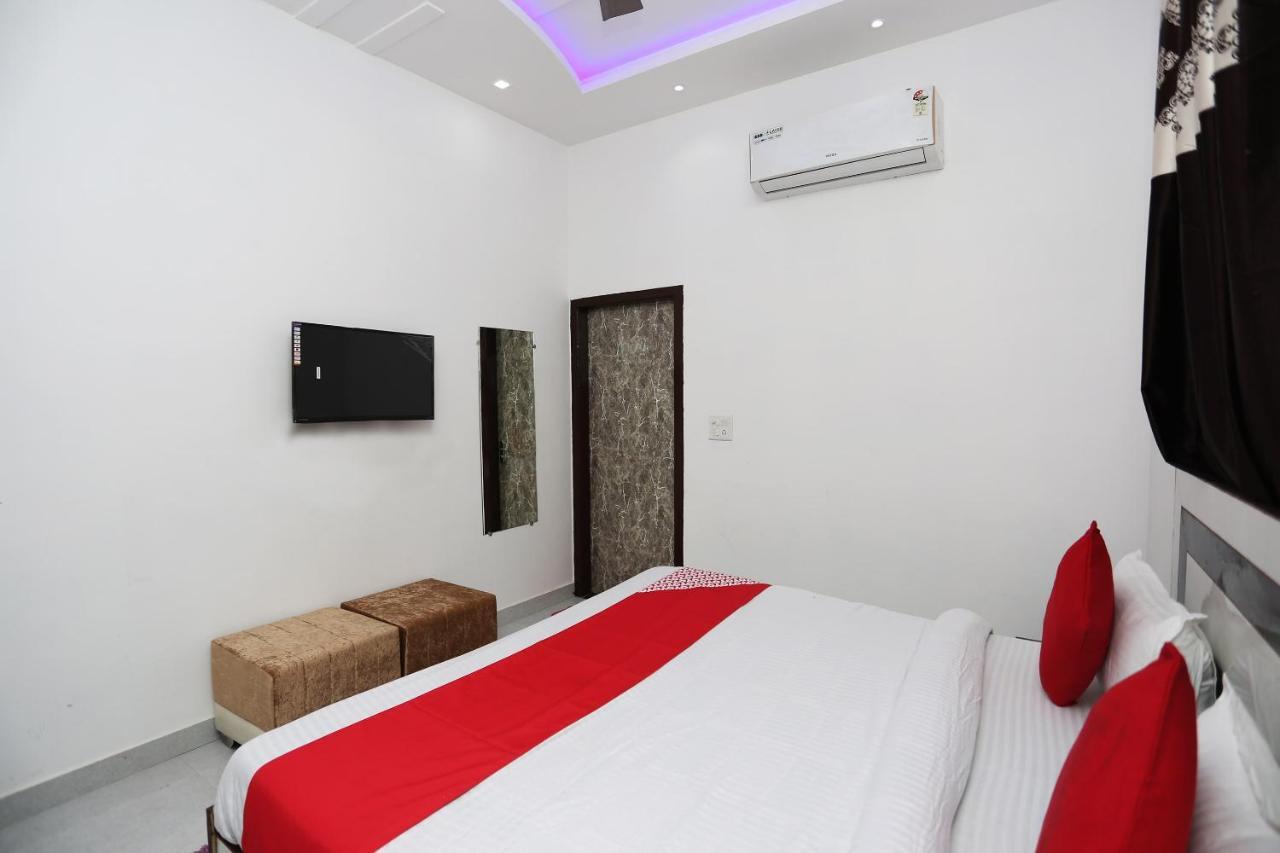 אגרה Hotel Rest Palace מראה חיצוני תמונה