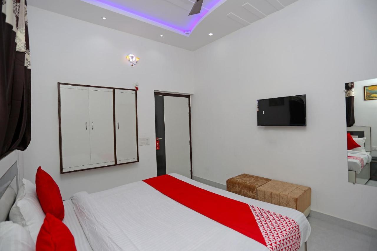 אגרה Hotel Rest Palace מראה חיצוני תמונה