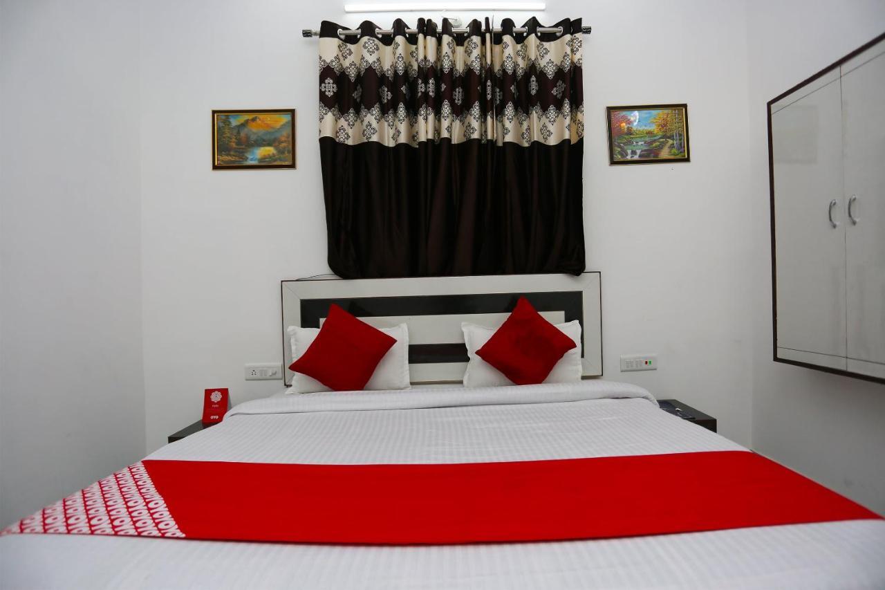 אגרה Hotel Rest Palace מראה חיצוני תמונה