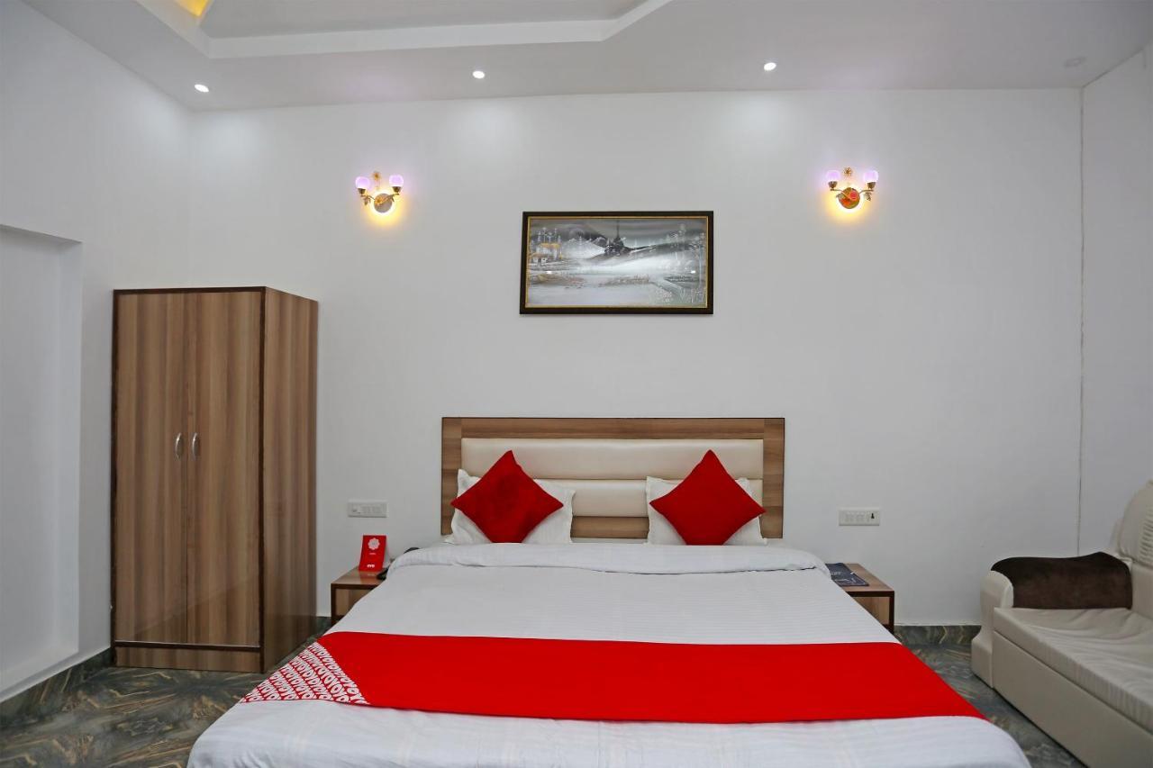 אגרה Hotel Rest Palace מראה חיצוני תמונה