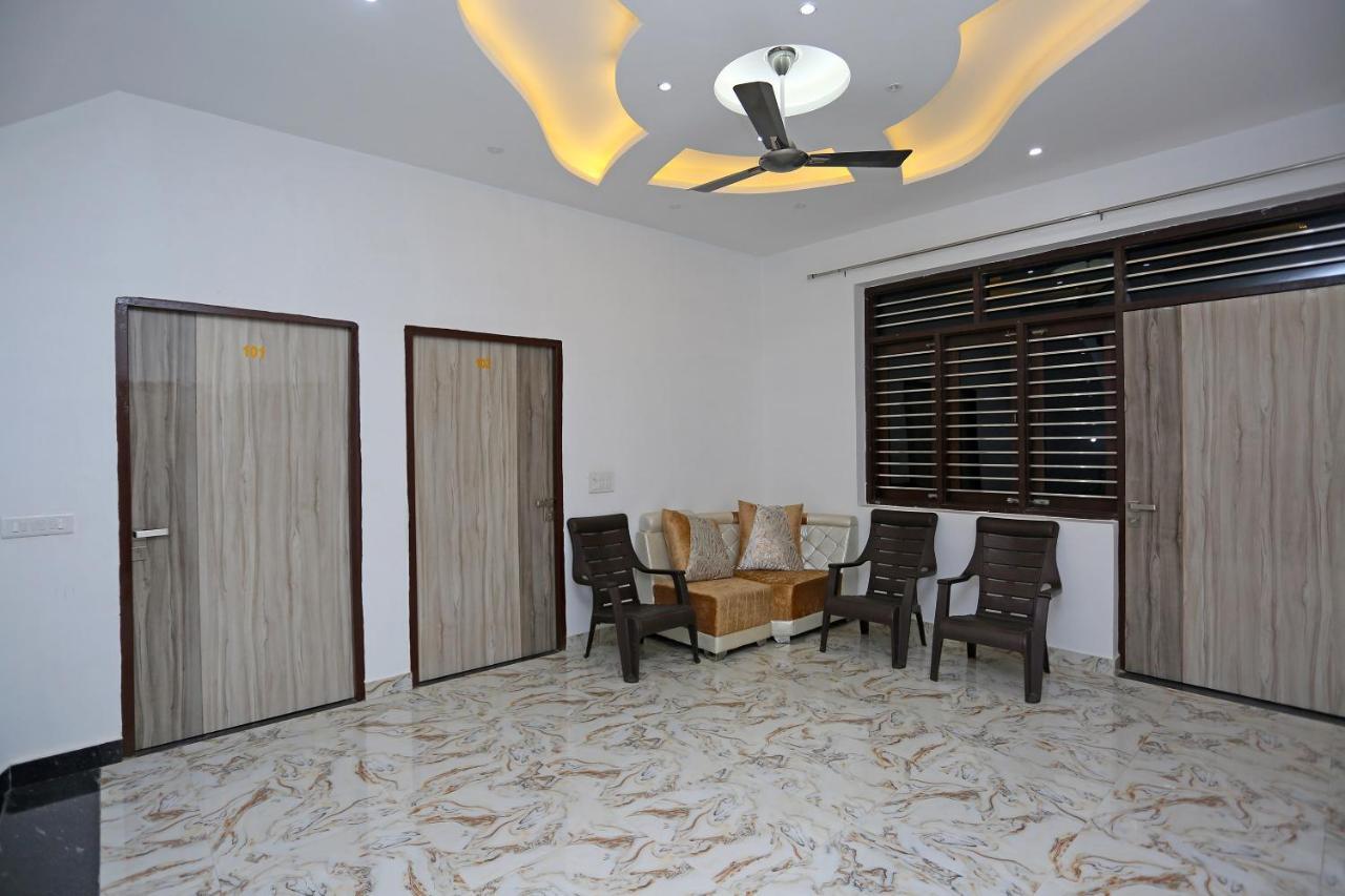 אגרה Hotel Rest Palace מראה חיצוני תמונה